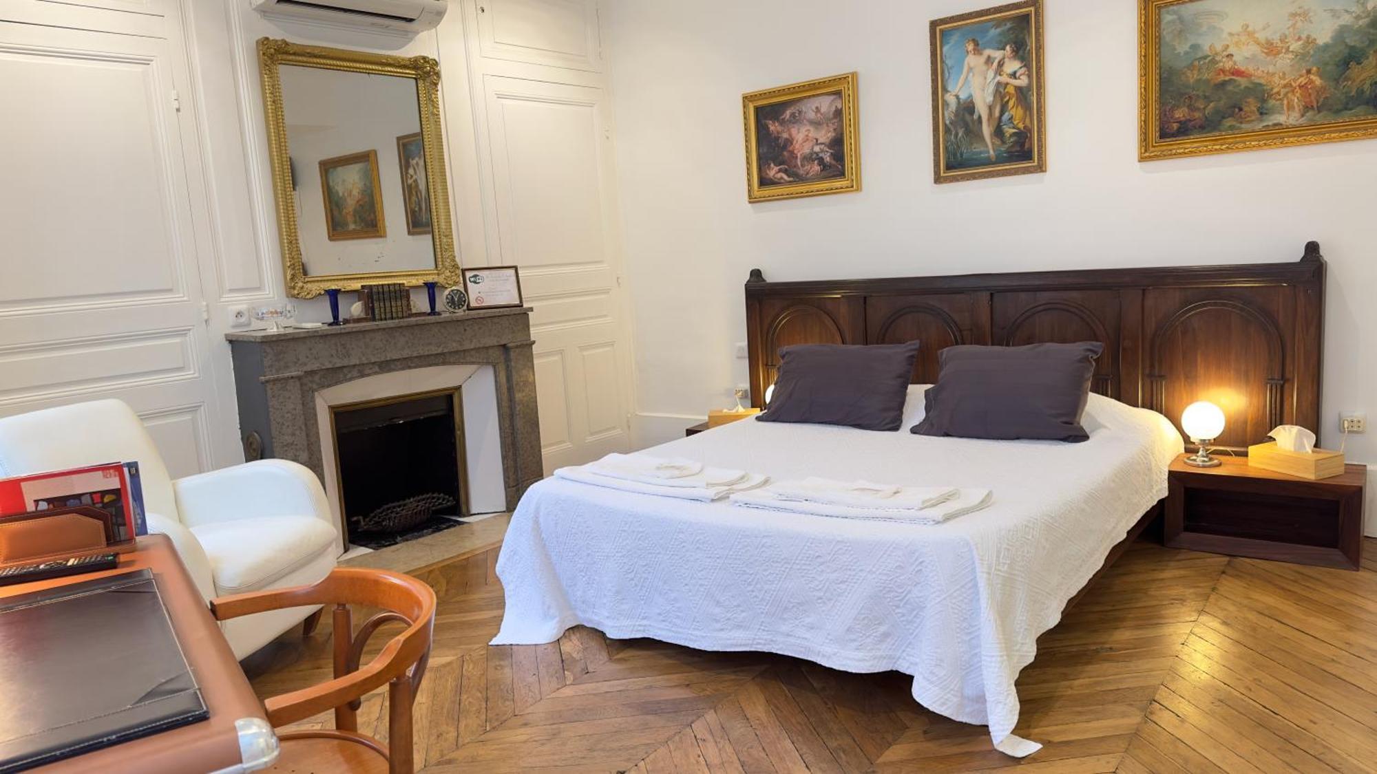 Chambre De Charme Au Coeur Du Vieux Valence - Confort & Calme ภายนอก รูปภาพ