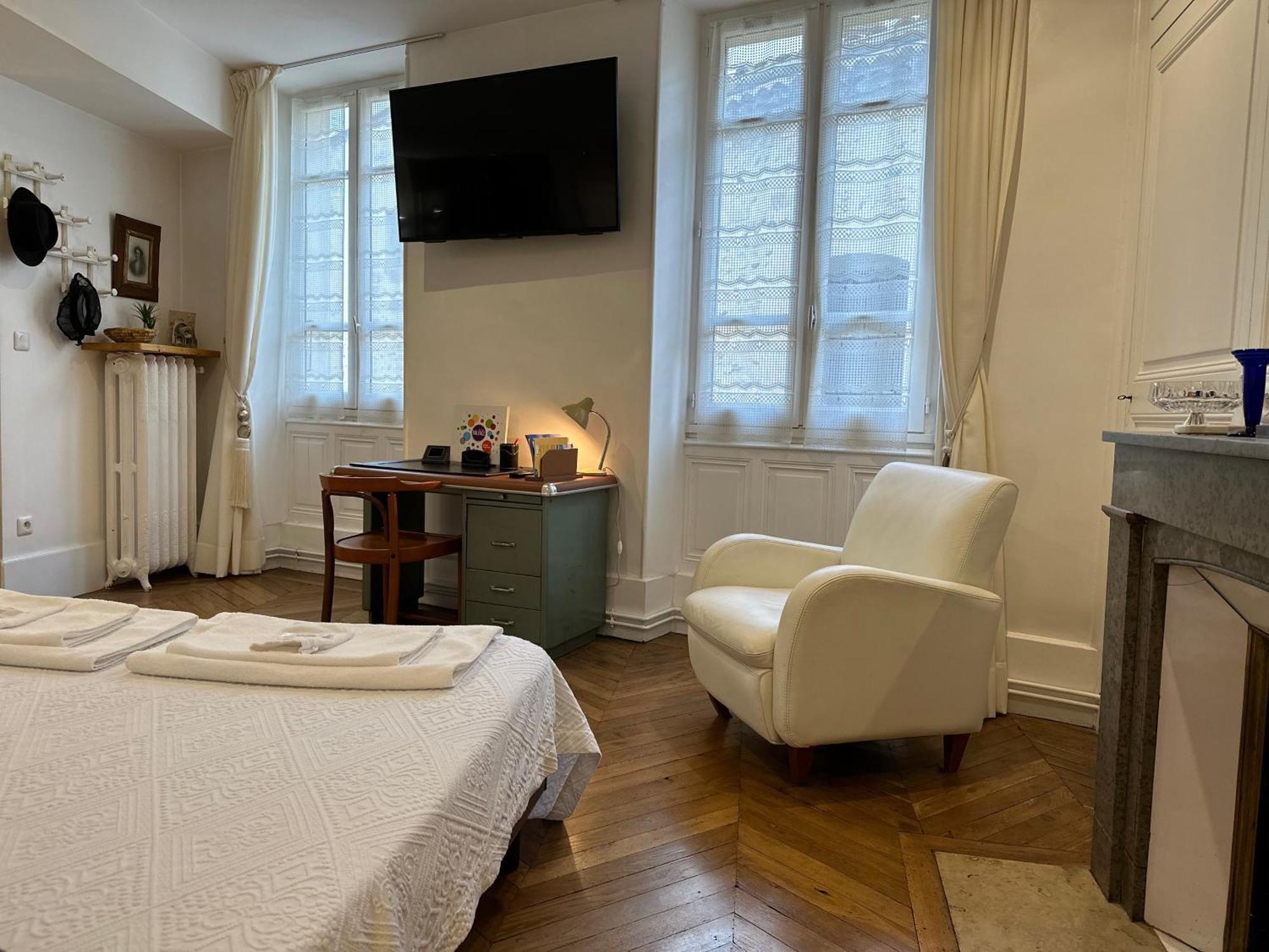 Chambre De Charme Au Coeur Du Vieux Valence - Confort & Calme ภายนอก รูปภาพ
