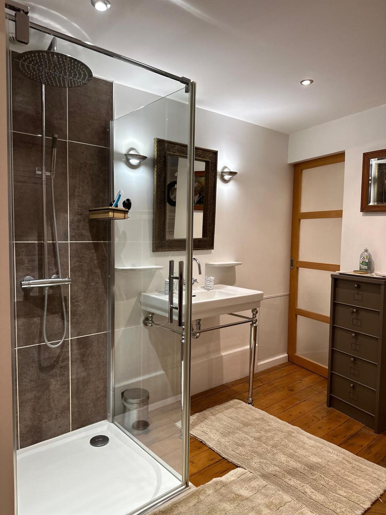 Chambre De Charme Au Coeur Du Vieux Valence - Confort & Calme ภายนอก รูปภาพ